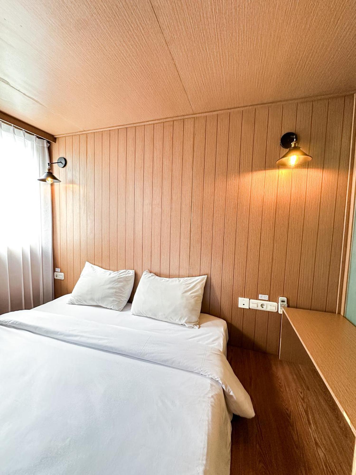 Kontena Hotel Batu  Ngoại thất bức ảnh